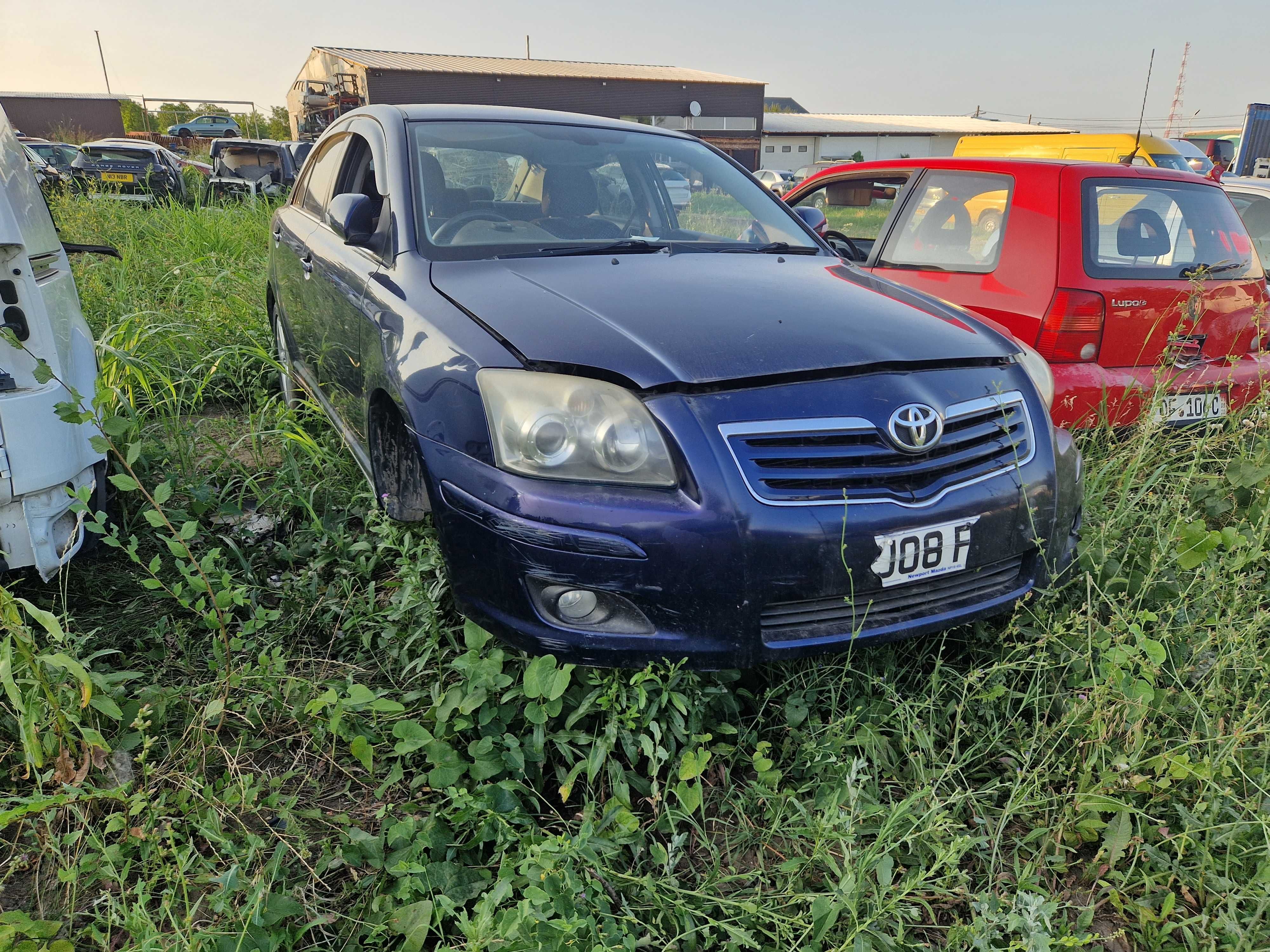 Dezmembrez Toyota Avensis T25   2.0/2.2 D4D/D-CAT