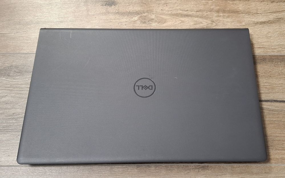 15,6 " Dell Vostro | 3520 I5 1235U | 16GB | 256 SSD |