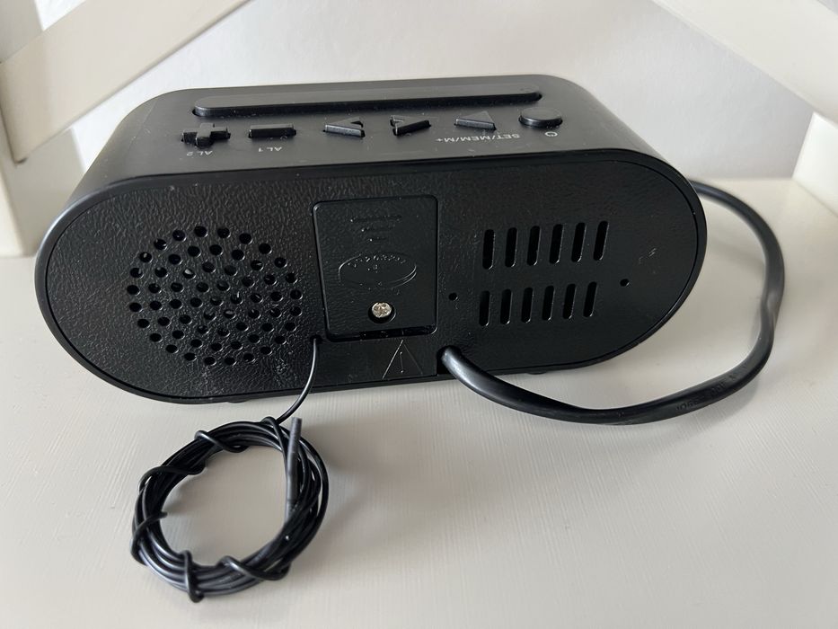 Radio Fm cu ceas digital si doua alarme -HighOne, Franta