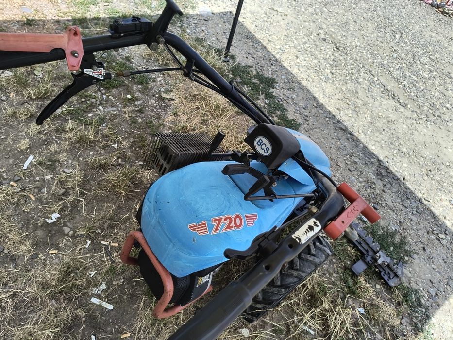 Vând cositoare BCS 720