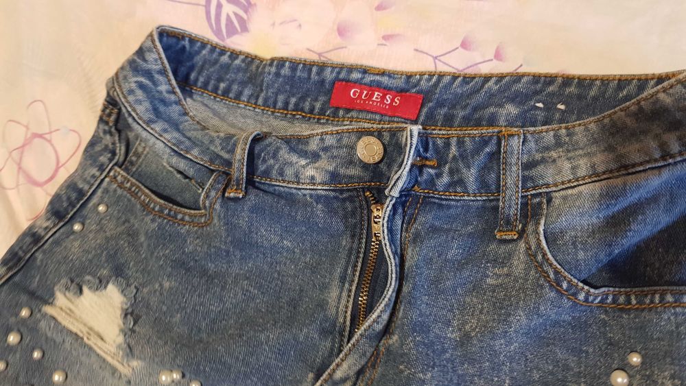 Pantaloni scurți denim originali Guess