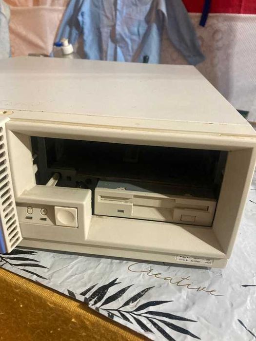 Unitate Personal Computer 330 IBM' Pentium 1' 1996" Defecta