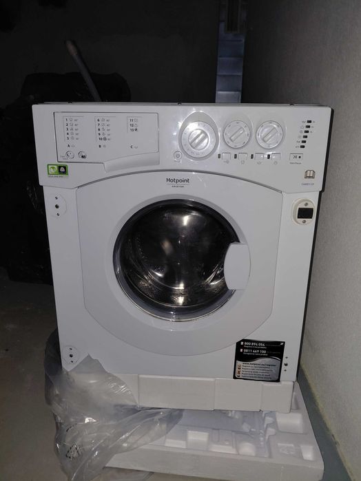 Паралня с сушилня за вграждане Ariston