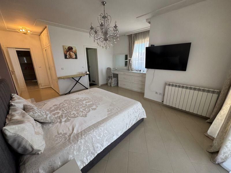 Дава се под наем Тристаен апартамент в София, Студентски град - 146 кв.м за 1124 € - Снимка #6