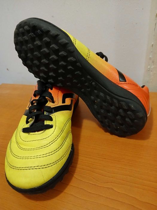 Vand ghete fotbal copii, modele diferite, pret 50 lei