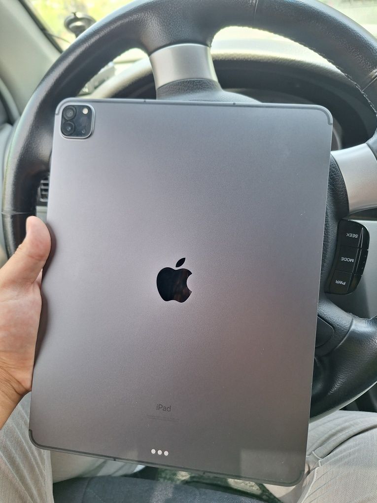 Ipad 12  про продается icloud на айклоуде