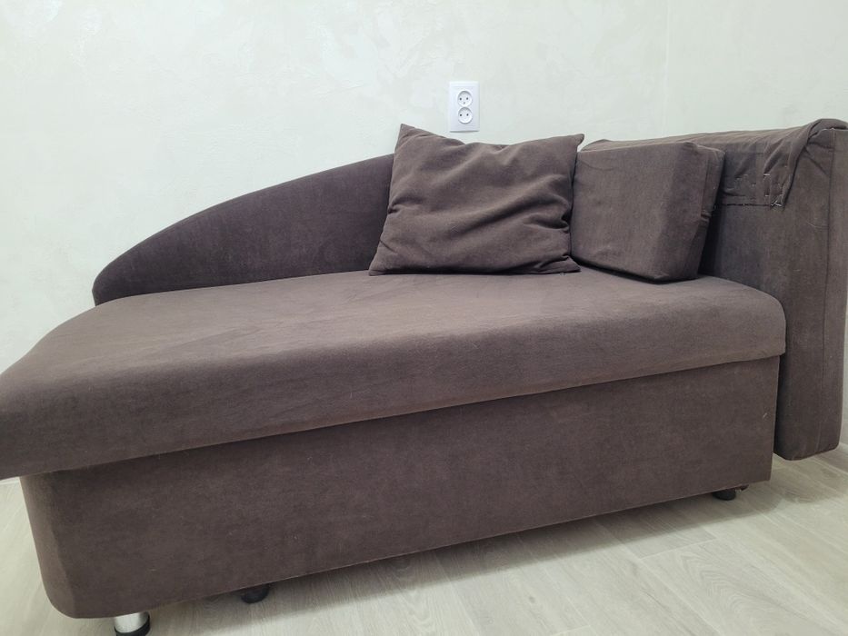 Тахта б/у в хорошем состоянии