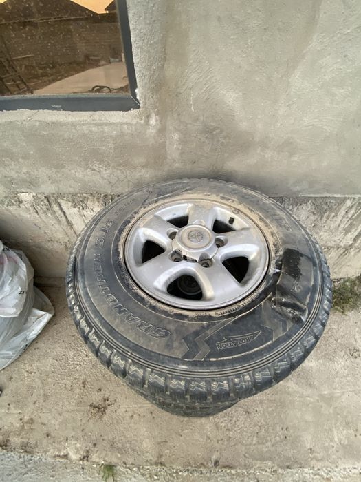 Продам зимние шины в комлпекте от Toyota Land Cruiser 100