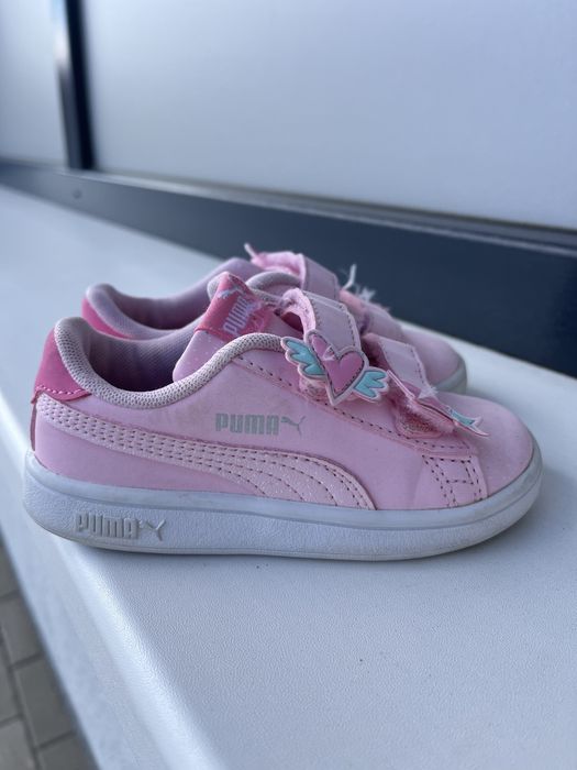 Vând adidași Puma pentru fetite marimea 23