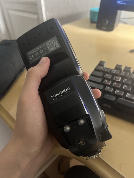 Продам вспышку рабочая