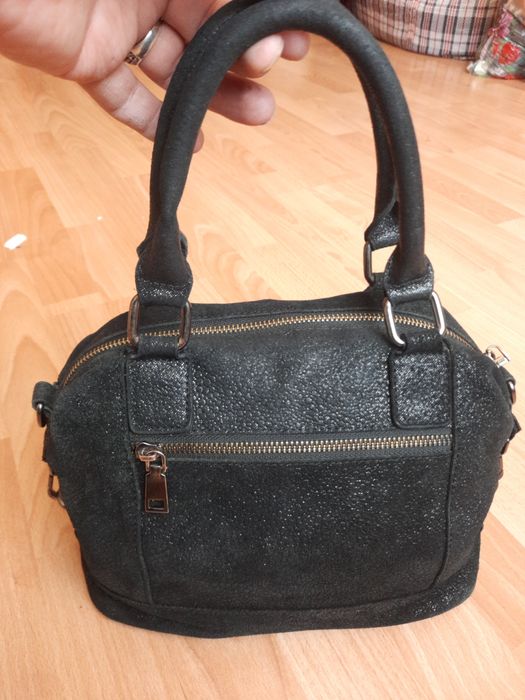 Женская сумка  в отличном состоянии цена 8тыс