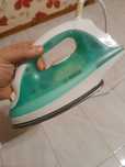 Продавам ютия Bosch
