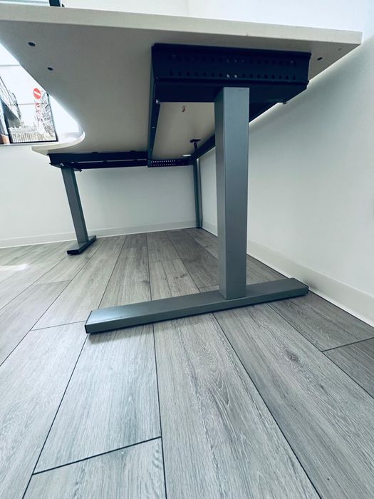 Vand birou in forma de L