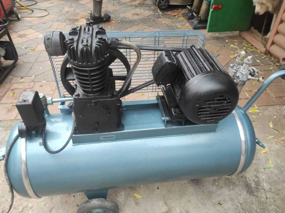 Compresor nemtesc de 100 l la 380 v ca nou