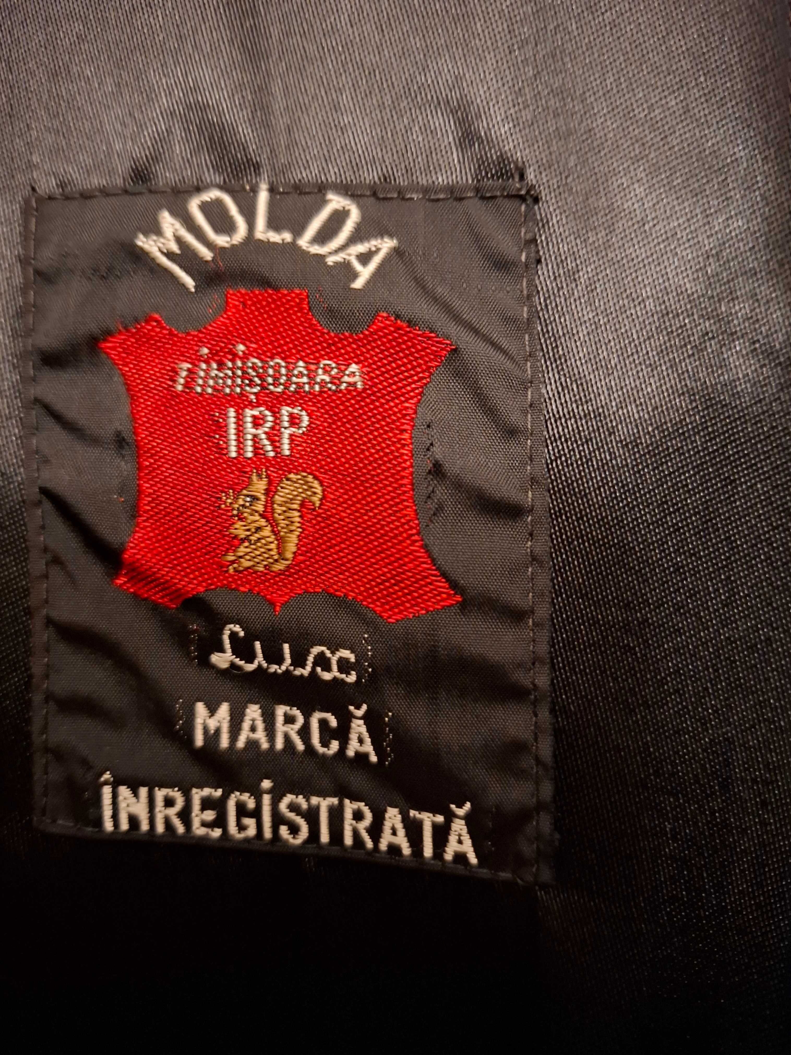Haina karakul neagra