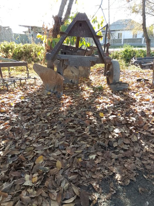 Продам плуг плн 3.35