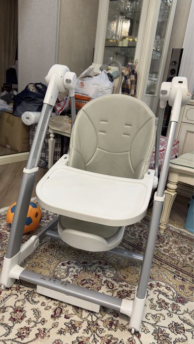 Столик для кормления,кресло для кочалки