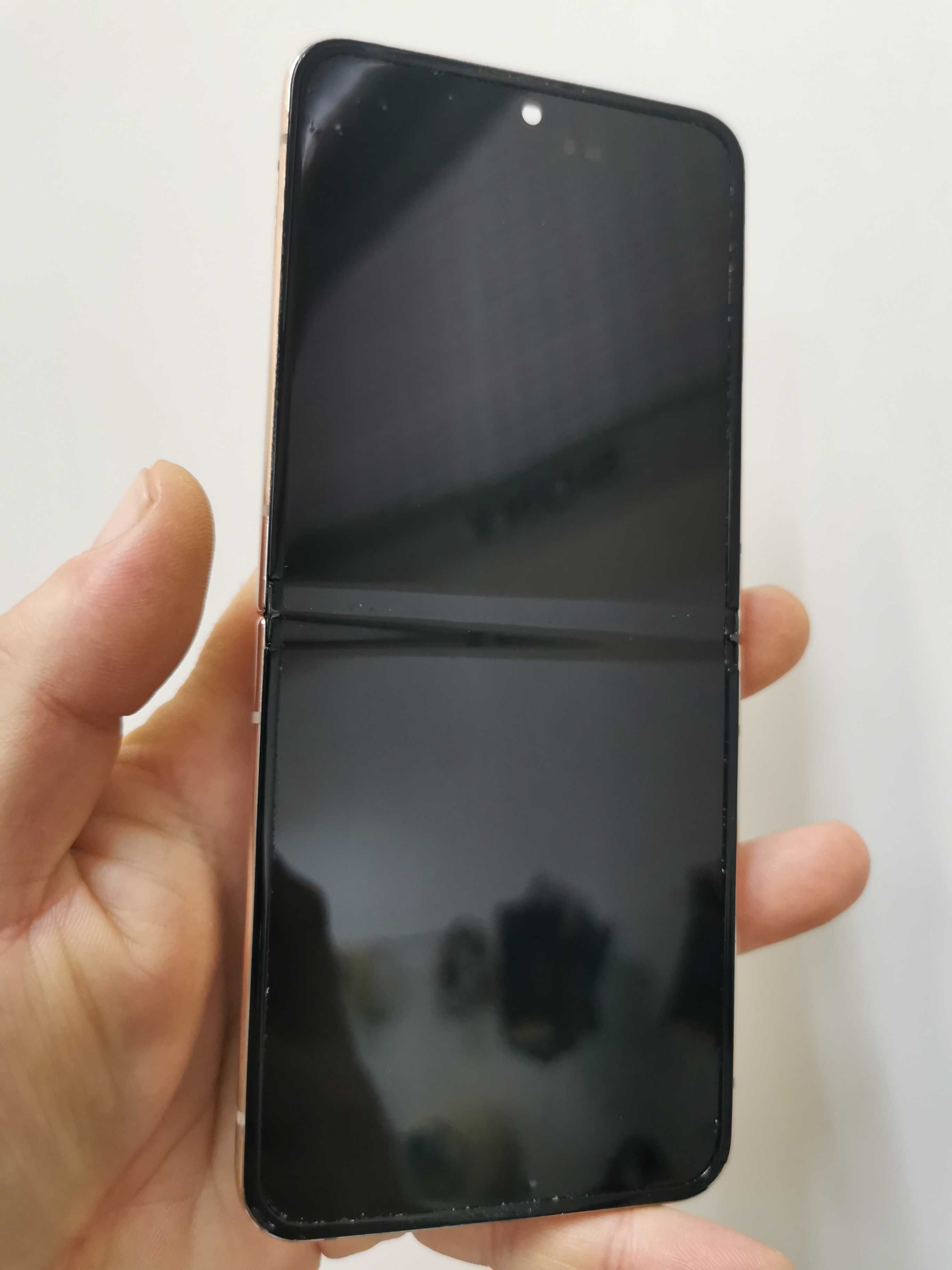 Дисплей за Samsung Galaxy Z Flip 3 и Z Flip 4 450лв.
