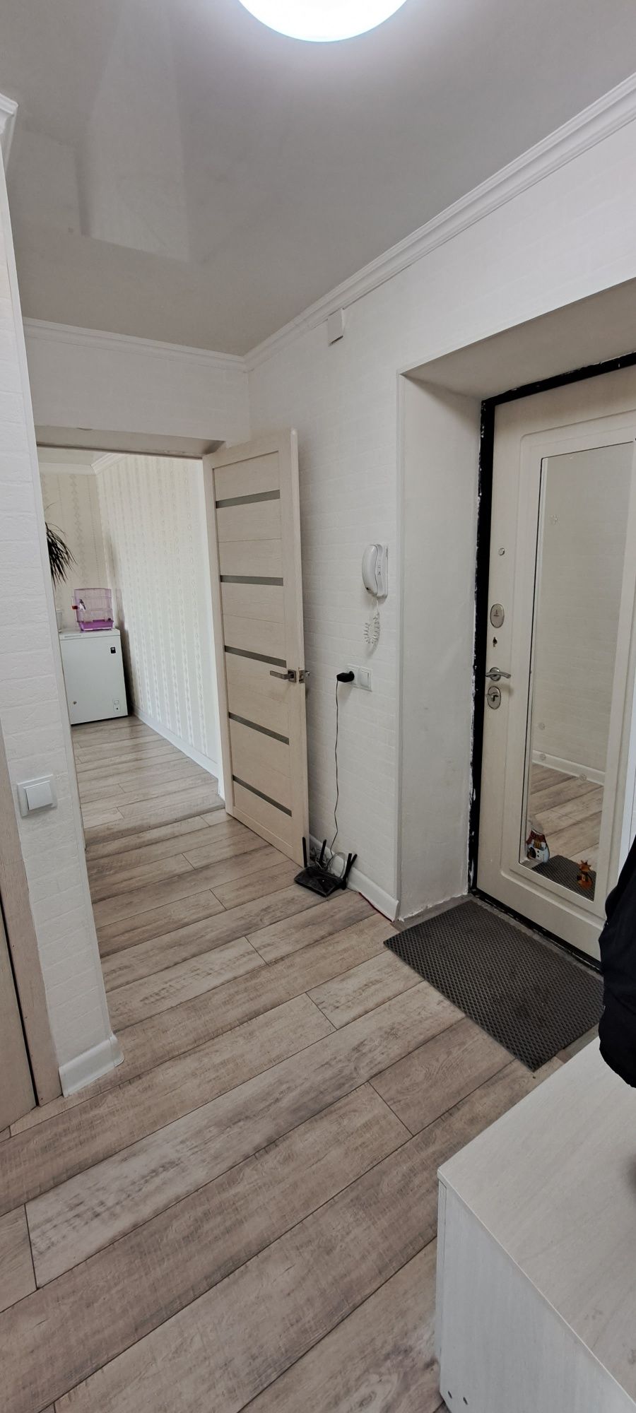 Продам квартиру  в Майкудуке 14мкр 22 дом  2-× комнатную с ремонтом