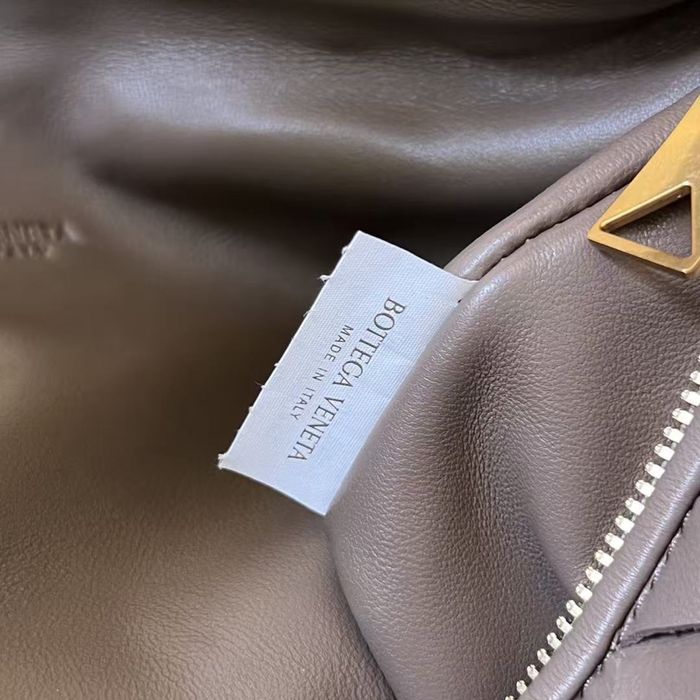 Bottega veneta чанта в кафяво