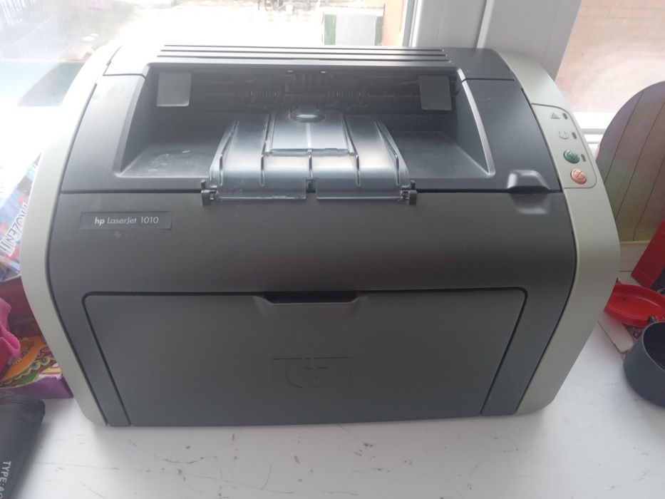 Продам лазерный принтер 1010