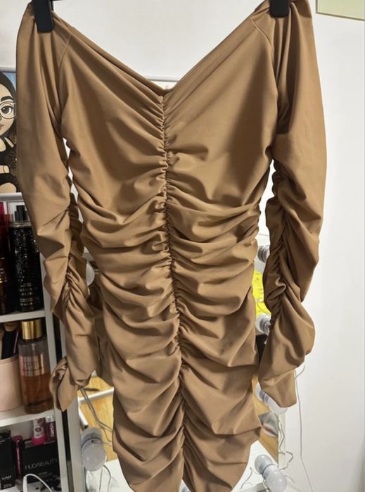 Rochie Scurtă cu Umerii Goi Lycra- Nikto Brand