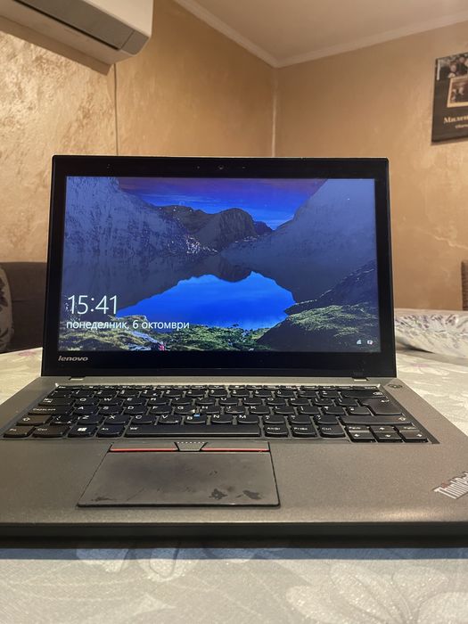 Лаптоп lenovo