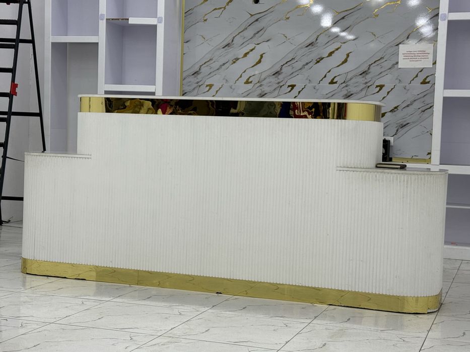 Reseption stoli. Eni 2.80 boyi 1.23. Holati yaxshi