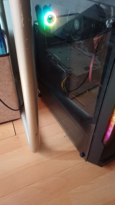 Компютър ryzen 5 2600,rx 6600,16gb ram