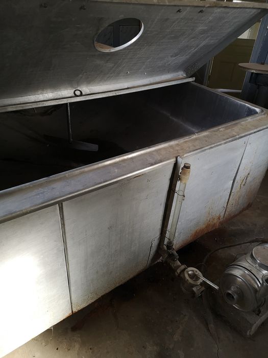 Bazin cu răcitor lapte 2000 litri