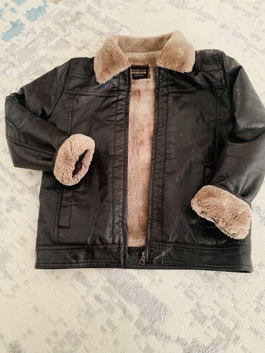 Коженная куртка для мальчика 8,9,10лет