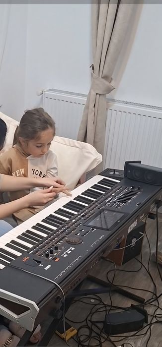 Cursuri de muzica copii Canto /Pian lecții București online