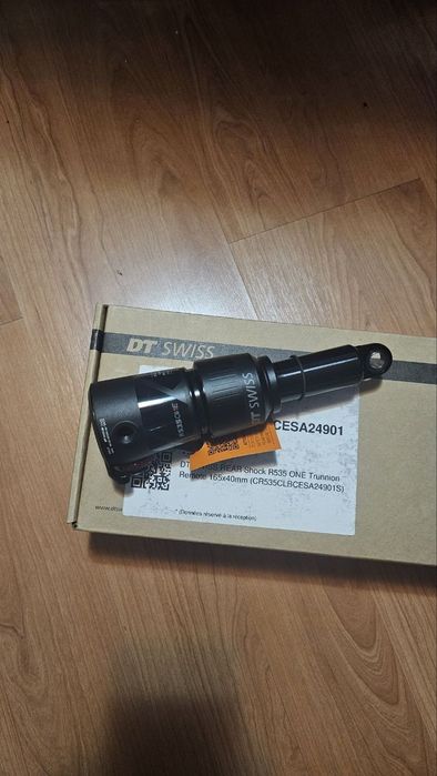 Amortizor shock aer DT swiss trunnion, diverse marimi.