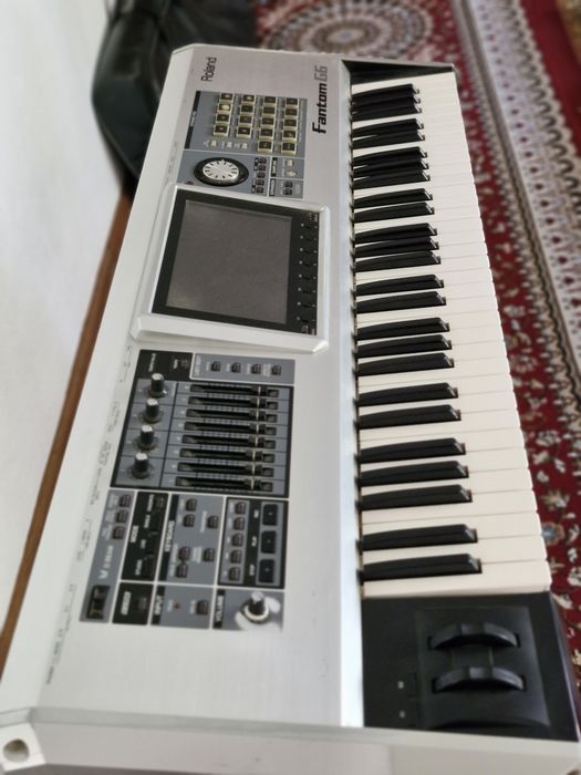 Синтезатор ROLAND Fanton G6