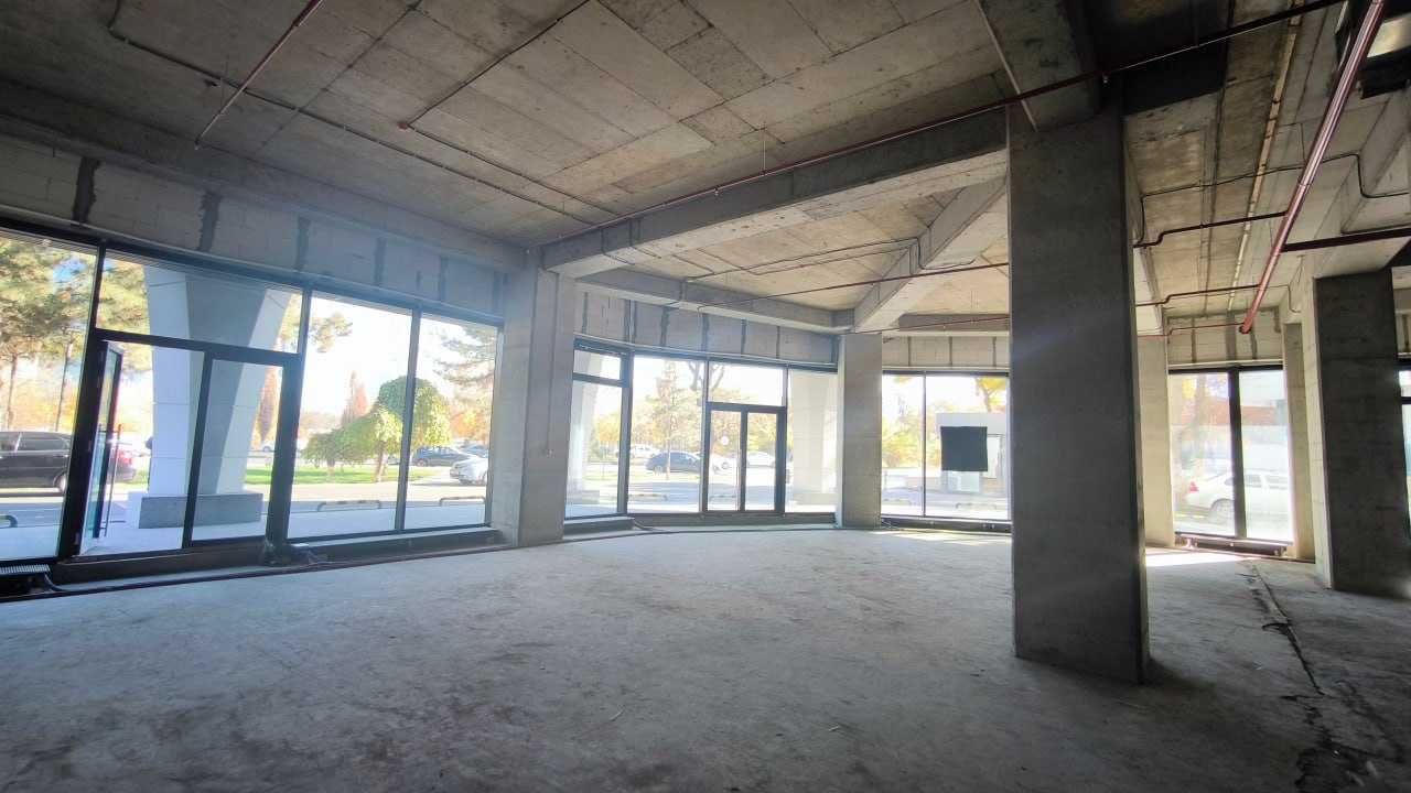 Первая линия под офис/магазин/учебный центр/шоурум - 347 м²