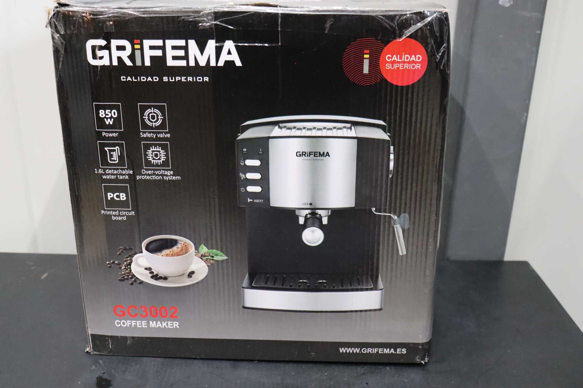 GRIFEMA GC3002 Кафе машина за еспресо и капучино, 850W, 1,6л, 20 бара