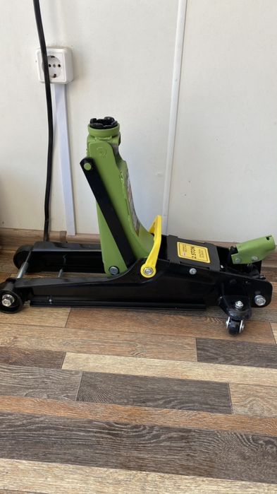 Домкрат подкотной 2,5