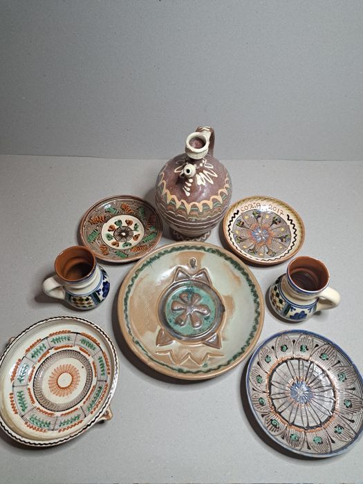 Vase din ceramică, din România.