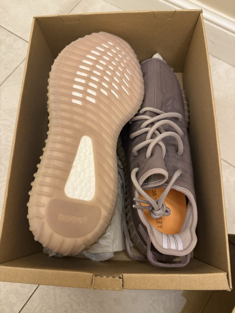 adidas YEEZY Boost 350 v2 "Mono Mist"
