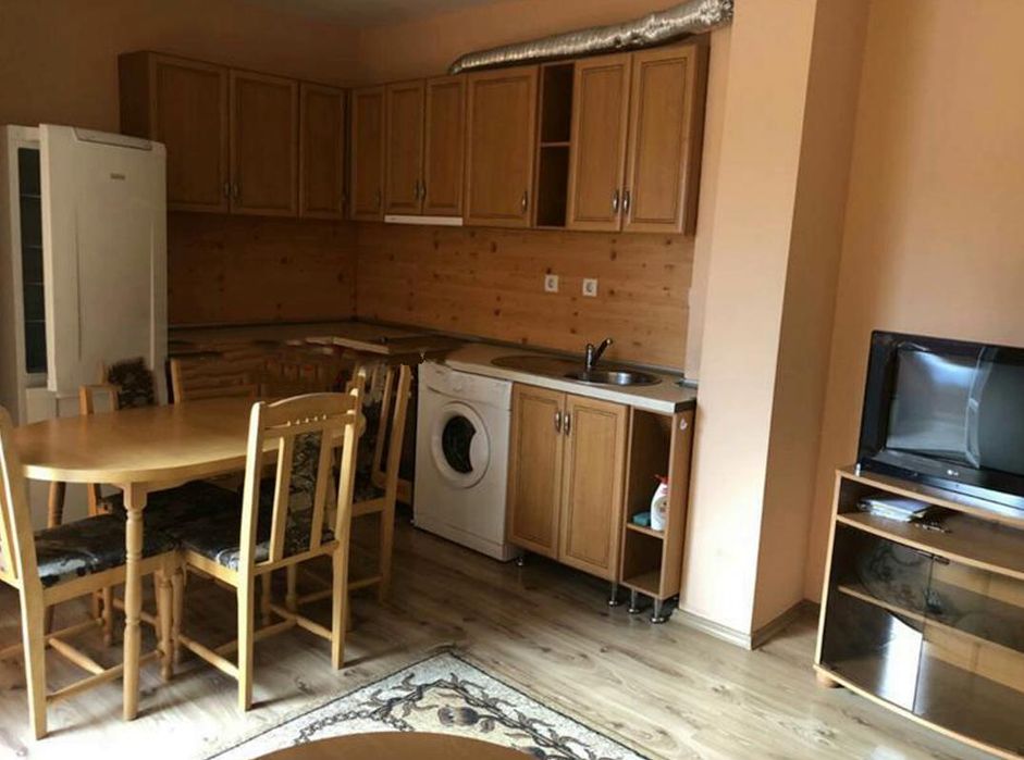 Дава се под наем Тристаен апартамент в София, Хиподрума - 86 кв.м за 650 € - Снимка #2