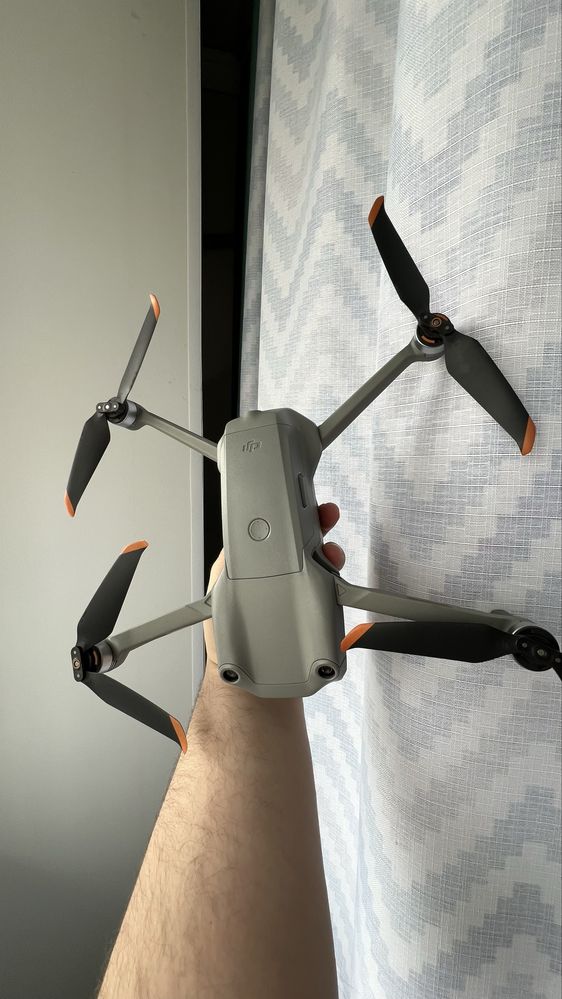 Дрон DJI AIR 2S fly more combo продам