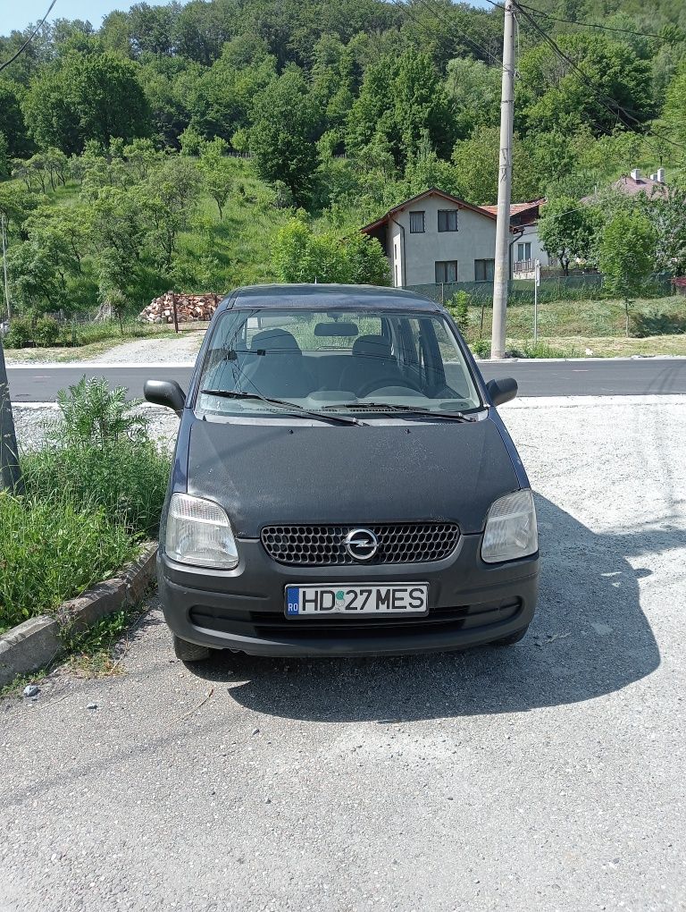 Opel Agila 1000 cm³