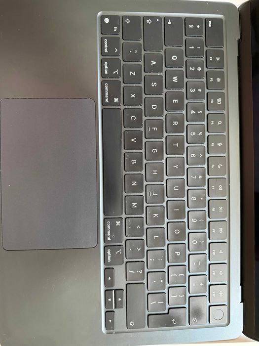 Macbook air М3 13, 256 gb, ram 8, капацитет на батерията 95 %, година 2024 — миниатюра 6
