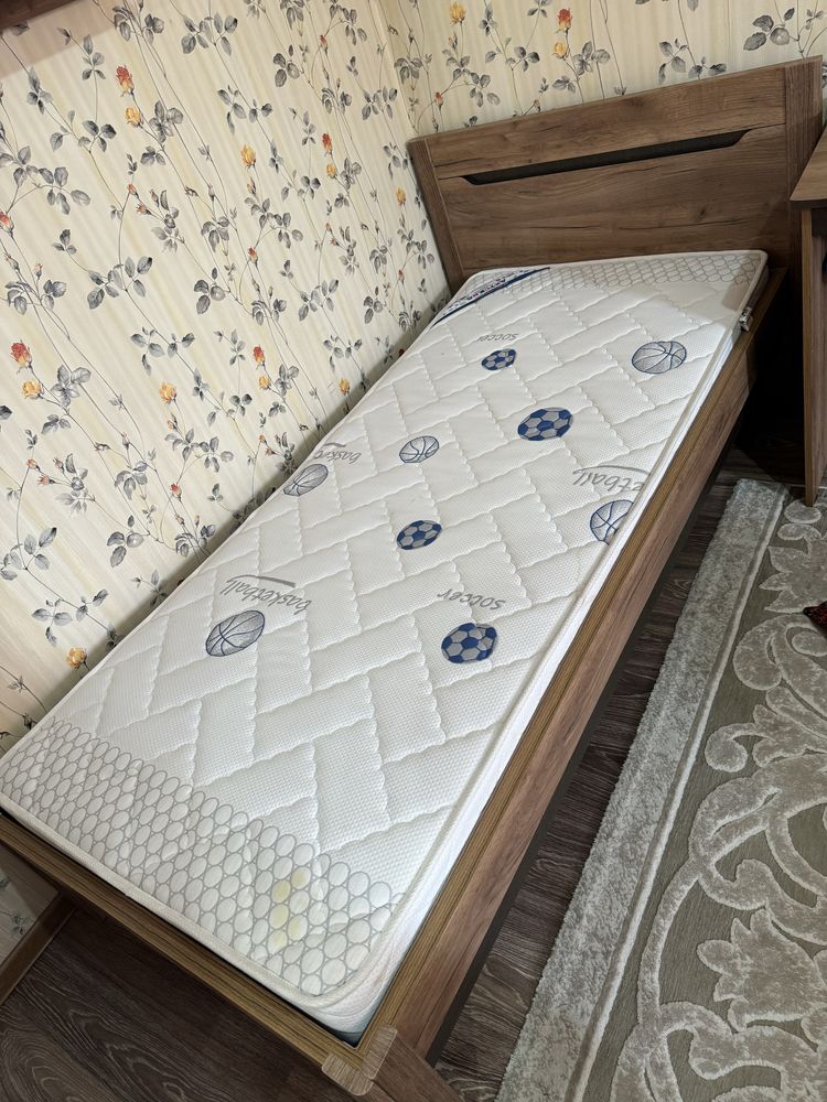 Кровать+матрас парта книжница