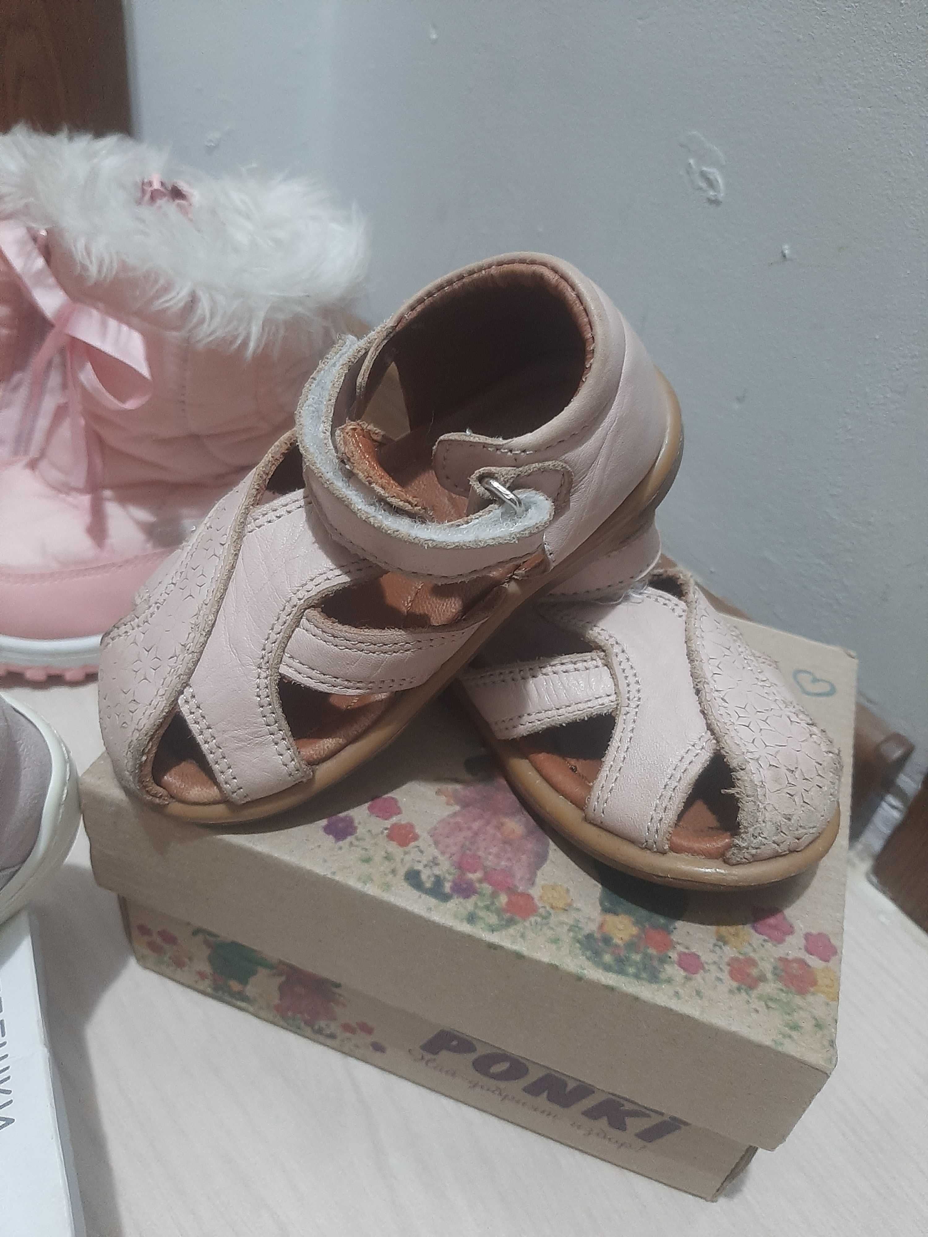 Бебешки обувки за момиченца