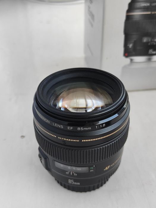Объектив Canon EF 85 1,8