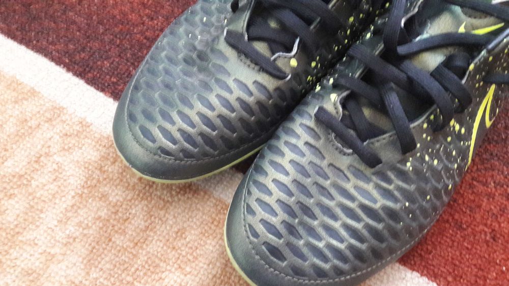 Футболни обувки Найк 40н