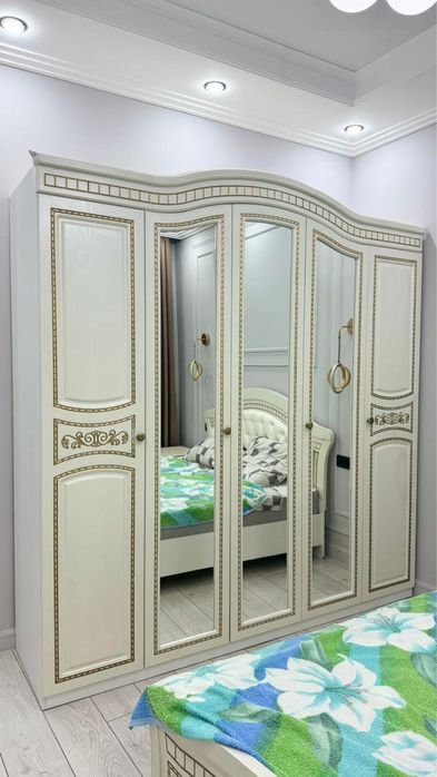 Продаю шкаф в отличном состояним
