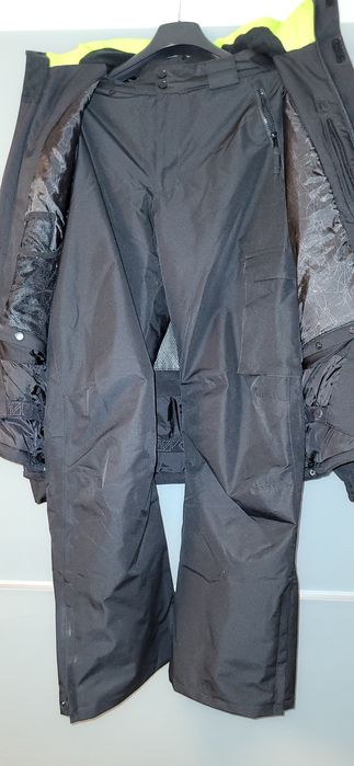 Costum ski si casca *ciobita