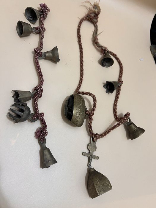 Doua siraguri cu 11 clopotei